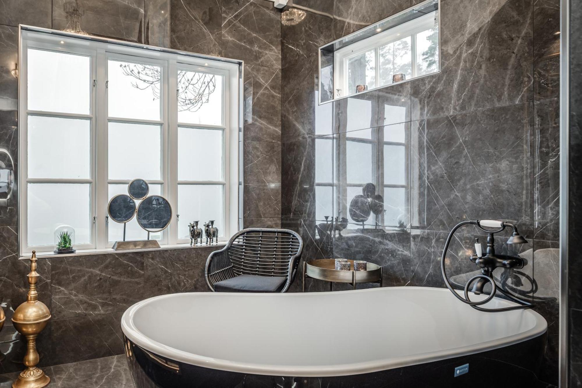 Hoegbo Brukshotell & Spa Sandviken Bagian luar foto